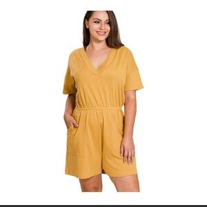 Zenana mustard short sleeve romper with pockets Size 1X NWOT